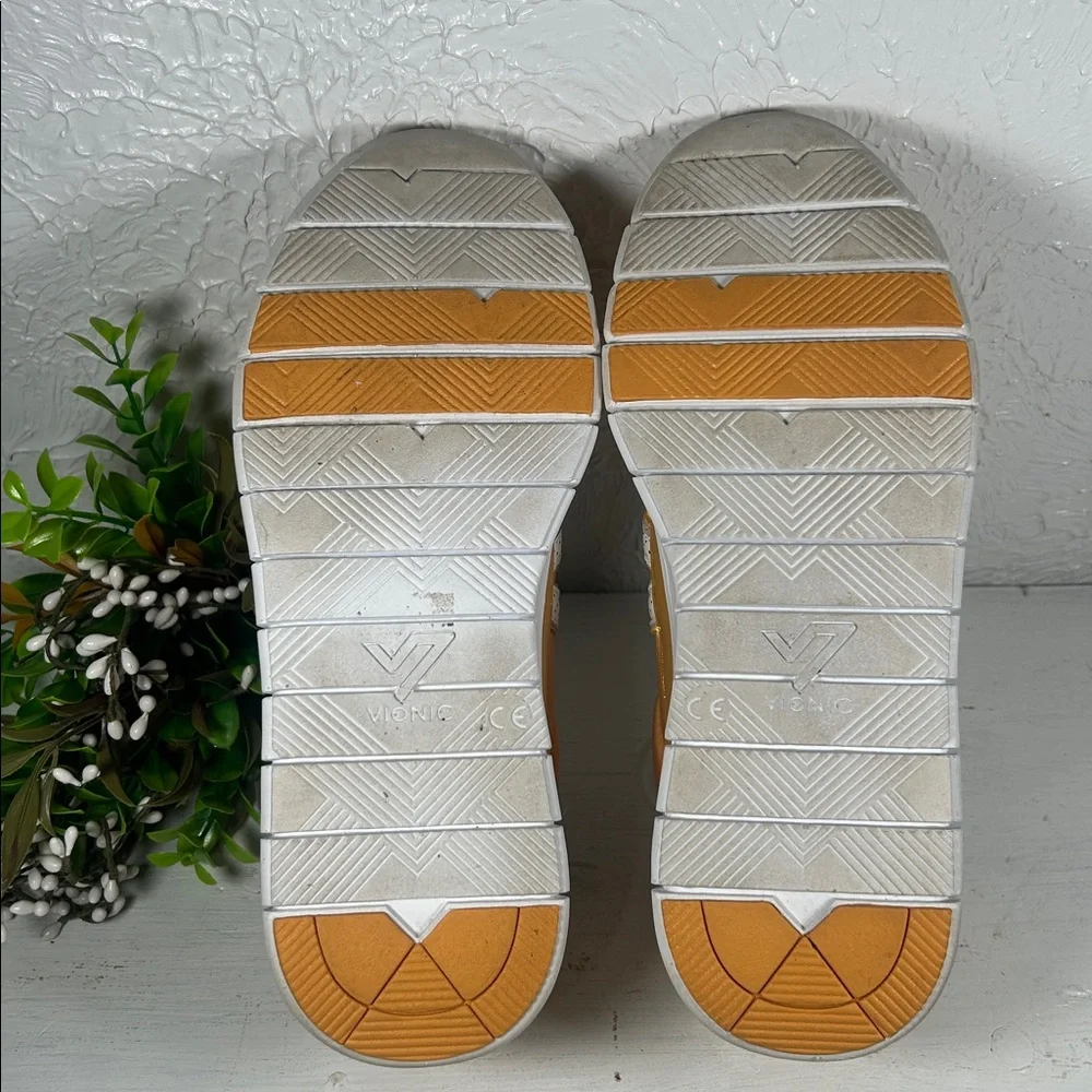Vionic Nana Satin Orange White Women's Sneakers Suede Satin Athletic Shoe Size 7